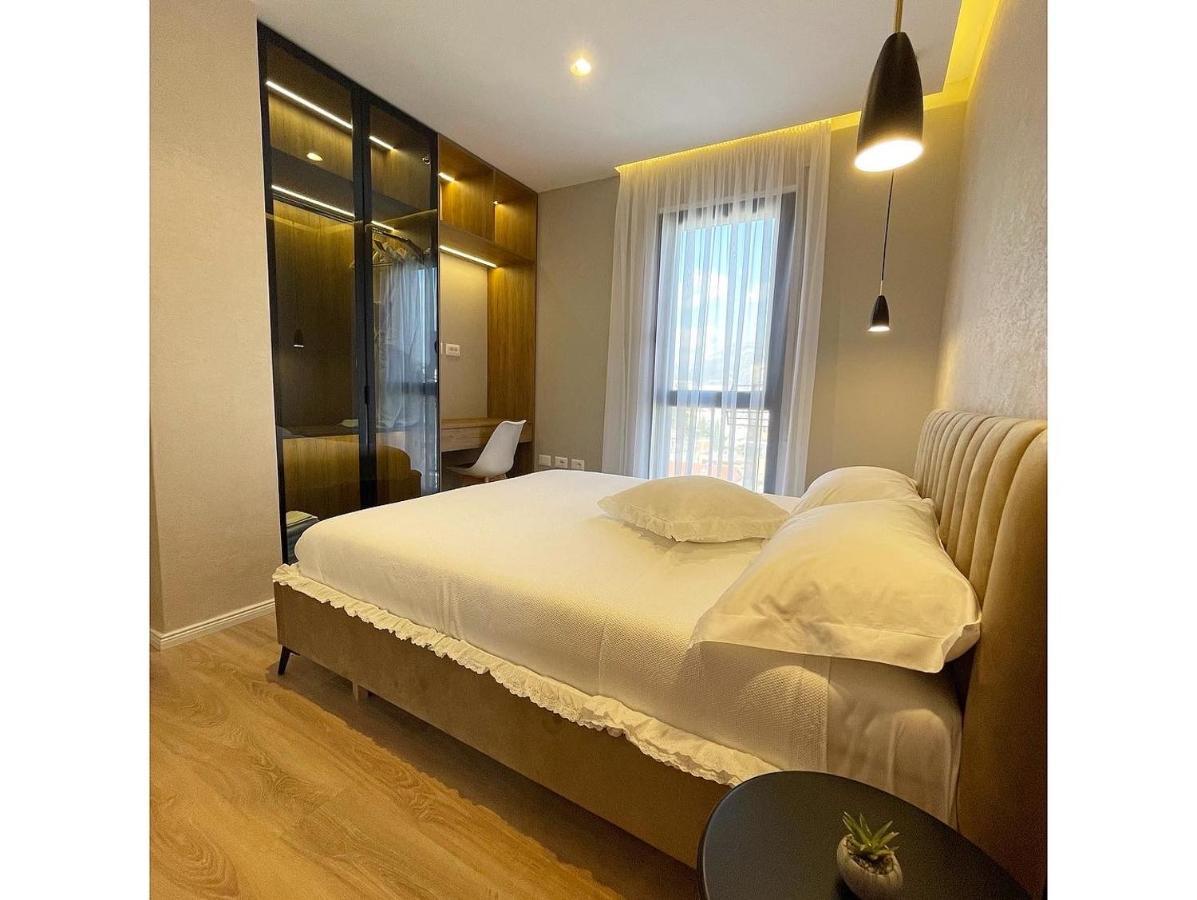 Green Terrace Apartment 5 Tirana Eksteriør billede